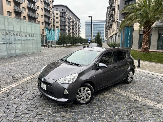Toyota Prius 2015, 100,000 km - 1.5 л - Bakı