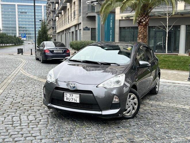 Toyota Prius 2015, 100,000 km - 1.5 л - Bakı