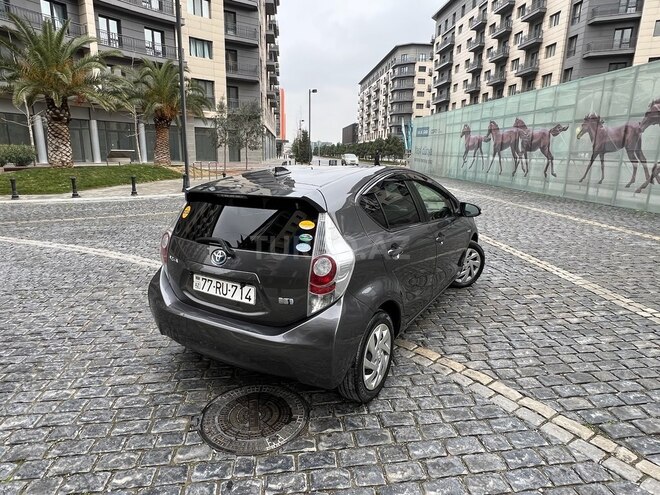 Toyota Prius 2015, 100,000 km - 1.5 л - Bakı