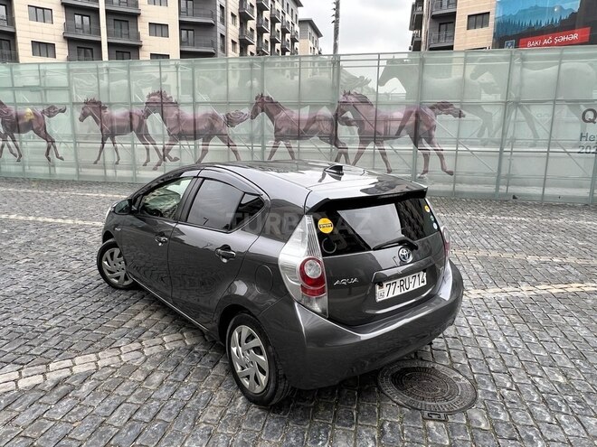 Toyota Prius 2015, 100,000 km - 1.5 л - Bakı