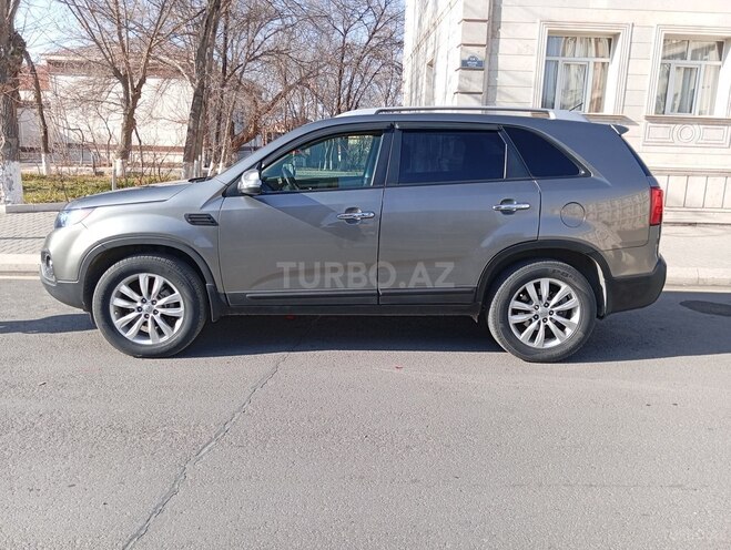 Kia Sorento 2011, 200,000 km - 2.0 l - Naxçıvan
