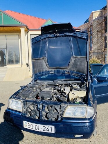 Mercedes C 200 1995, 270,000 km - 2.0 л - Tovuz