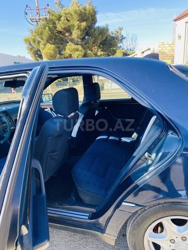 Mercedes C 200 1995, 270,000 km - 2.0 л - Tovuz