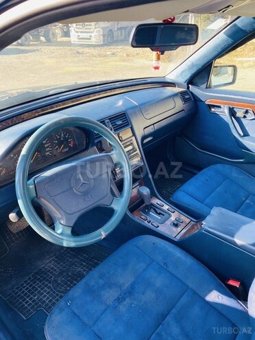 Mercedes C 200 1995, 270,000 km - 2.0 л - Tovuz