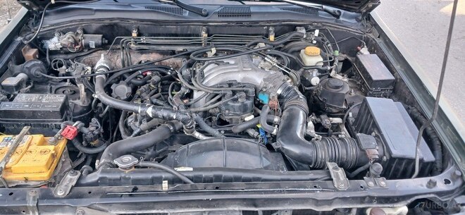 Nissan Pathfinder 1998, 337,387 km - 3.3 l - Qusar