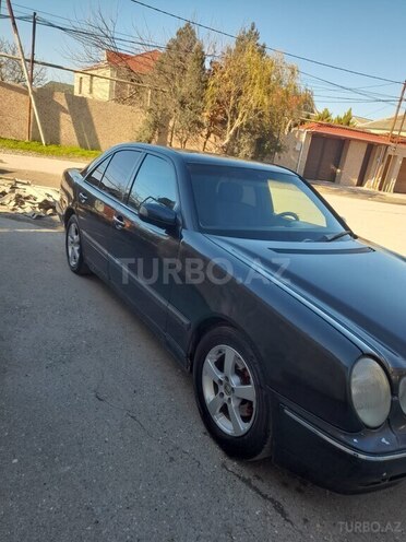 Mercedes E 220 d 1999, 325,000 km - 2.2 l - Bakı