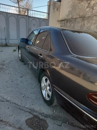 Mercedes E 220 d 1999, 325,000 km - 2.2 l - Bakı