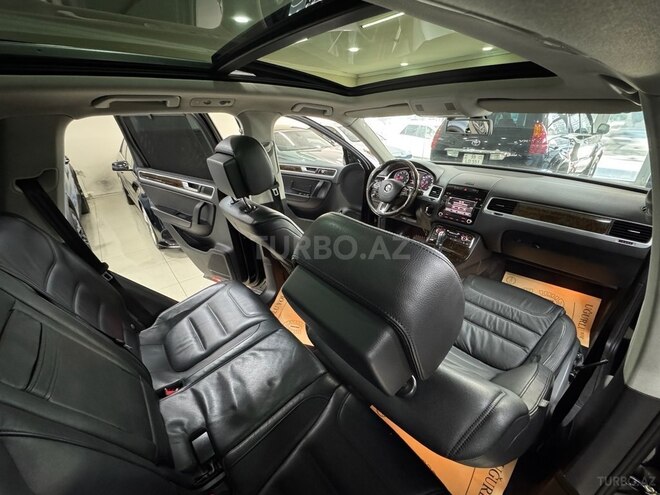 Volkswagen Touareg-12