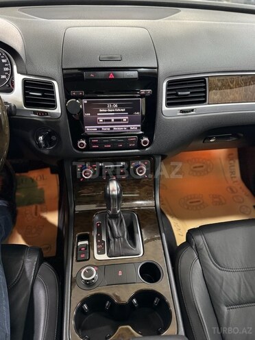 Volkswagen Touareg-20