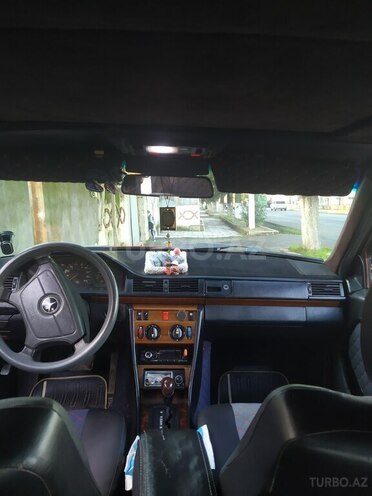 Mercedes E 250 1992, 450,125 km - 2.5 л - Lənkəran