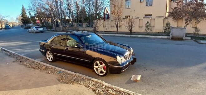 Mercedes E 240 1999, 320,000 km - 2.4 l - Yevlax