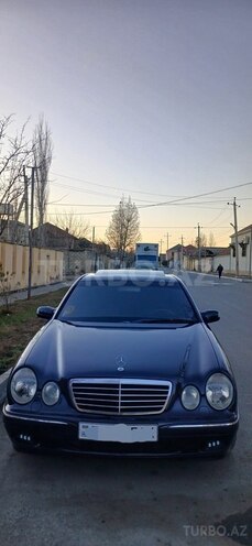 Mercedes E 240 1999, 320,000 km - 2.4 l - Yevlax