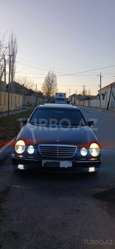 Mercedes E 240 1999, 320,000 km - 2.4 l - Yevlax