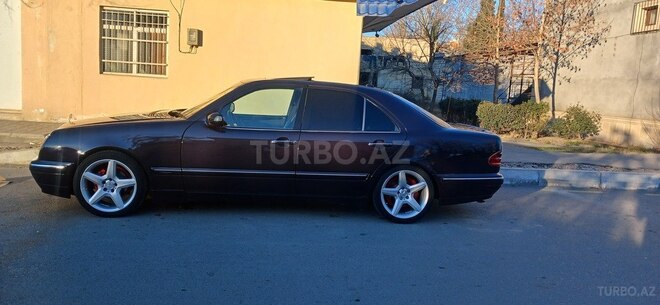 Mercedes E 240 1999, 320,000 km - 2.4 l - Yevlax