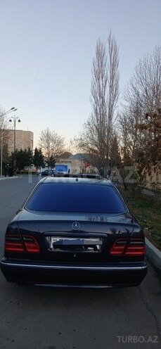 Mercedes E 240 1999, 320,000 km - 2.4 l - Yevlax