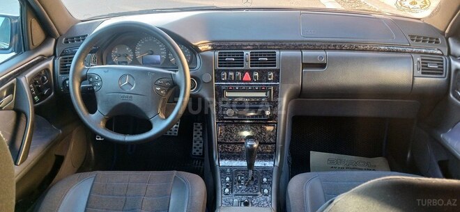 Mercedes E 240 1999, 320,000 km - 2.4 l - Yevlax