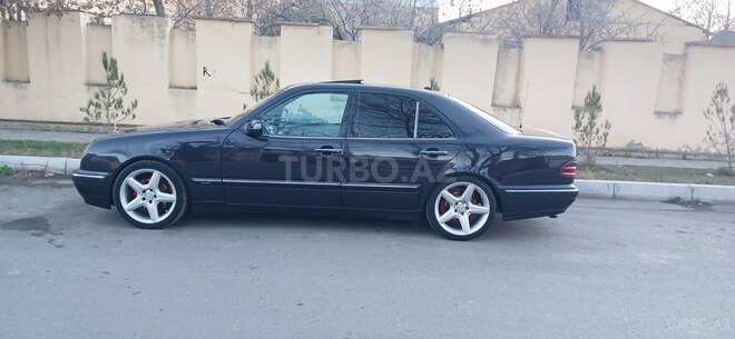 Mercedes E 240 1999, 320,000 km - 2.4 l - Yevlax