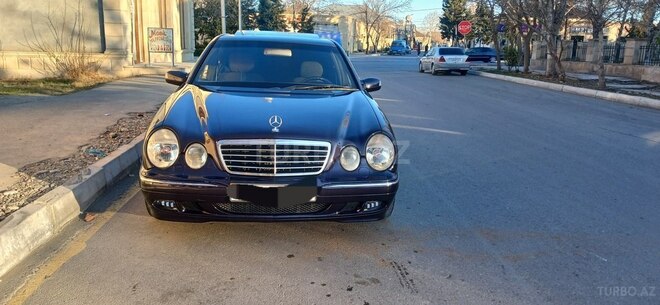 Mercedes E 240 1999, 320,000 km - 2.4 l - Yevlax