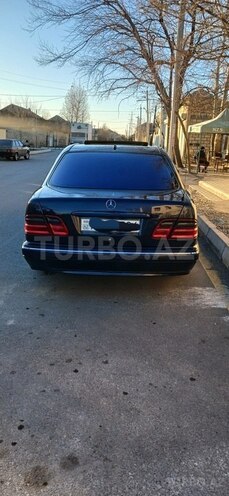 Mercedes E 240 1999, 320,000 km - 2.4 l - Yevlax
