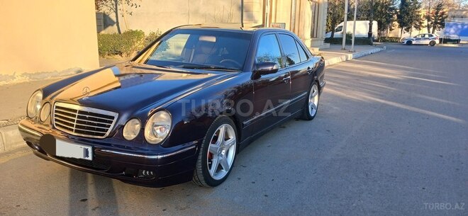 Mercedes E 240 1999, 320,000 km - 2.4 l - Yevlax