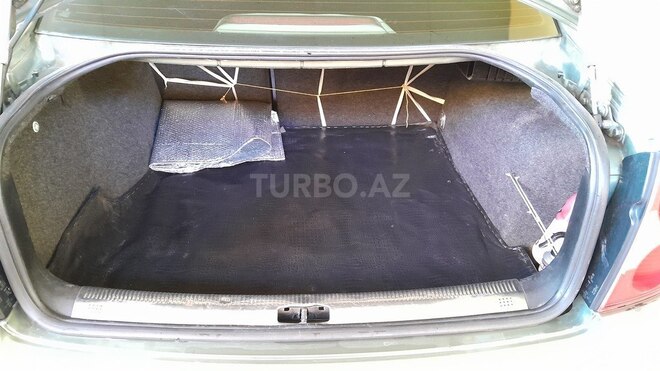Volkswagen Passat 2002, 277,030 km - 1.8 l - Gəncə