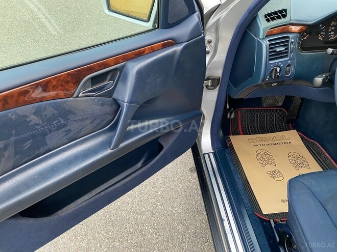 Mercedes E 240 1997, 248,000 km - 2.4 l - Ağdaş