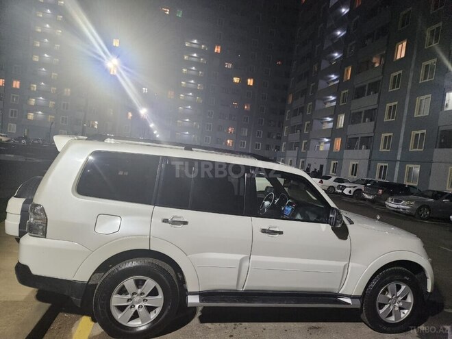 Mitsubishi Pajero 2008, 196,000 km - 3.0 l - Bakı