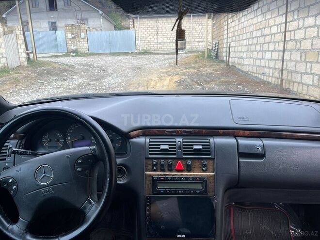 Mercedes E 220 d 2000, 590,000 km - 2.2 л - Qusar