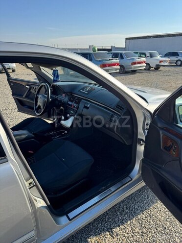 Mercedes E 240 2001, 342,000 km - 2.4 л - Bərdə