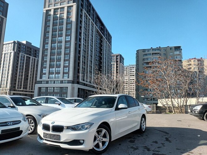 BMW 320-1