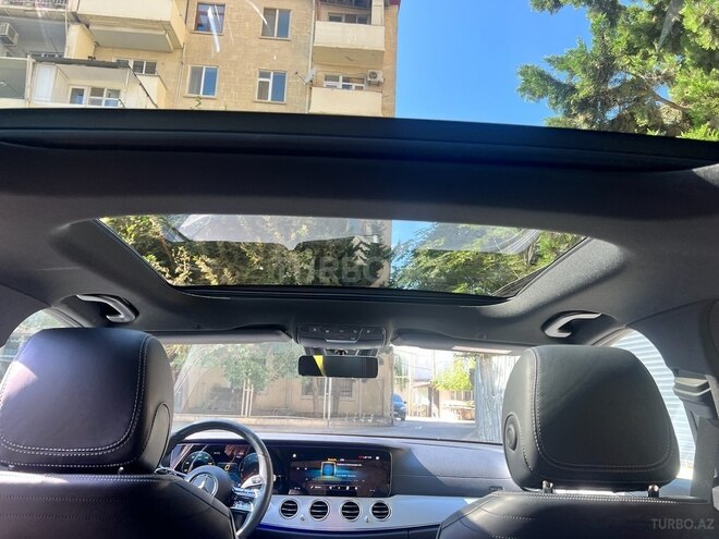 Mercedes E 300 de-11