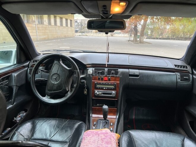 Mercedes E 300 d 1995, 450,000 km - 3.0 l - Yevlax