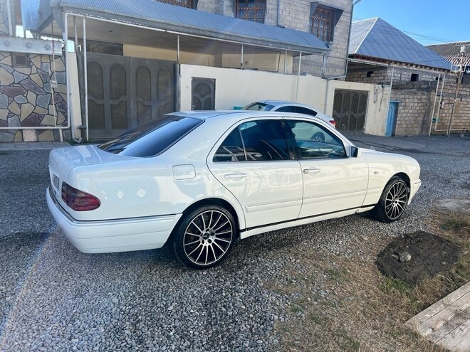 Mercedes E 300 d 1995, 450,000 km - 3.0 l - Yevlax