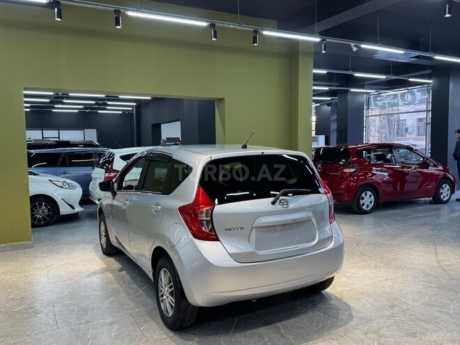 Nissan Note-8