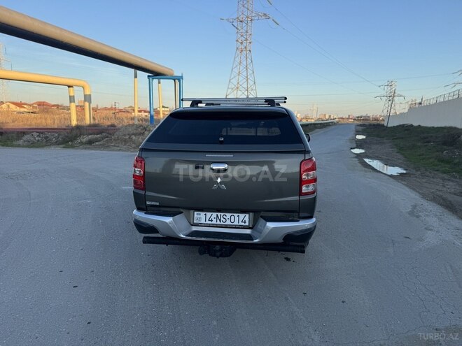 Mitsubishi L200 2016, 168,759 km - 2.5 l - Bakı