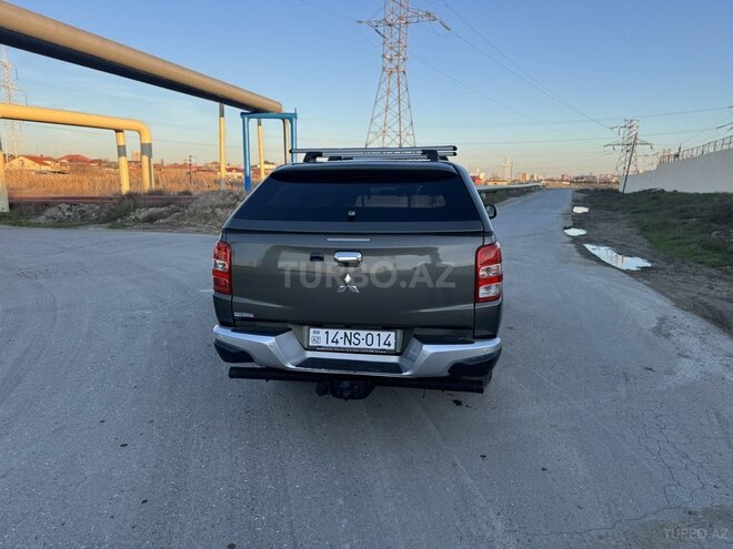 Mitsubishi L200 2016, 168,759 km - 2.5 l - Bakı