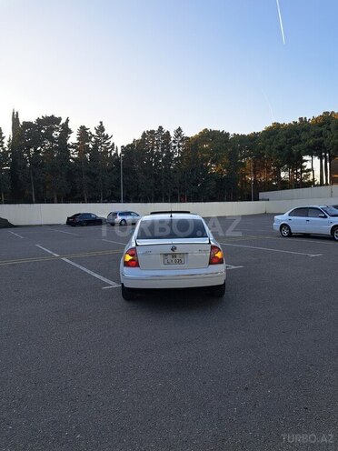 Volkswagen Passat 2004, 236,540 km - 1.8 l - Sumqayıt