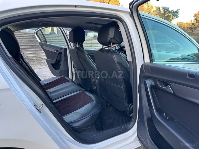 Volkswagen Passat 2014, 224,000 km - 1.8 л - Bakı
