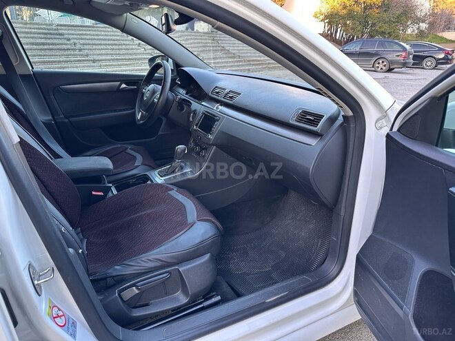 Volkswagen Passat 2014, 224,000 km - 1.8 л - Bakı