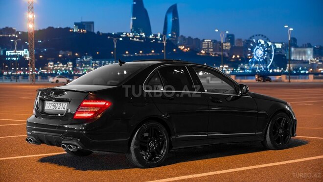 Mercedes C 300 4MATIC 2008, 330,000 km - 3.0 л - Bakı