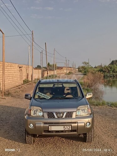 Nissan X-Trail 2005, 203,512 km - 2.5 l - Salyan