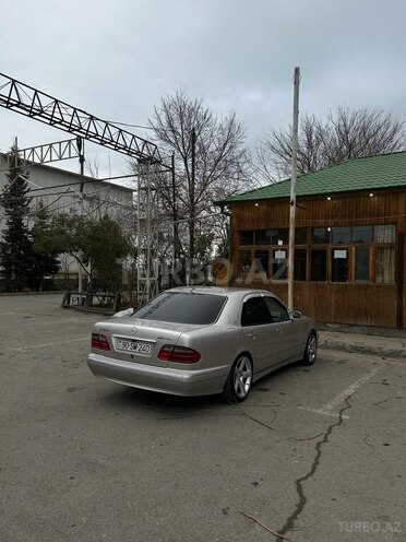 Mercedes E 240 2002, 252,500 km - 2.6 l - Bakı
