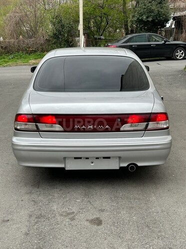 Nissan Maxima 1999, 300,000 km - 3.0 l - Qax
