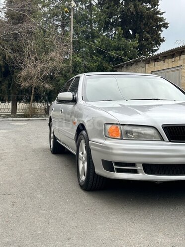 Nissan Maxima 1999, 300,000 km - 3.0 l - Qax