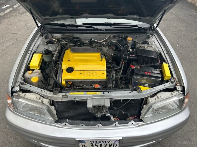 Nissan Maxima 1999, 300,000 km - 3.0 l - Qax