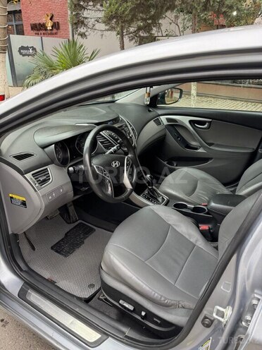 Hyundai Elantra 2015, 160,000 km - 1.8 л - Sabirabad