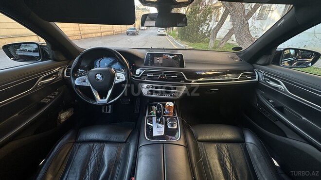 BMW 730 2018, 266,720 km - 3.0 л - Bakı