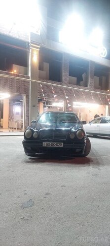 Mercedes E 240 1999, 330,000 km - 2.4 l - Bakı