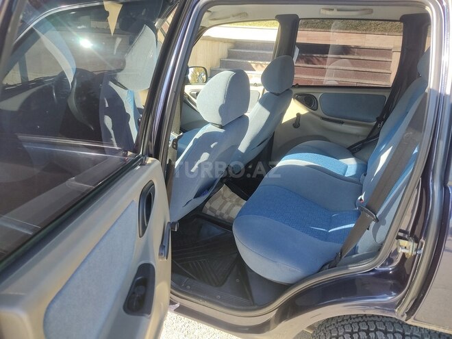 Chevrolet Niva 2005, 10,800 km - 1.7 l - Qusar