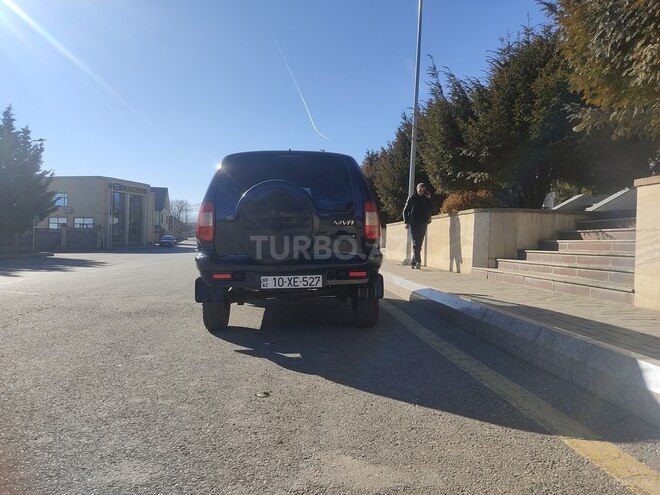Chevrolet Niva 2005, 10,800 km - 1.7 l - Qusar